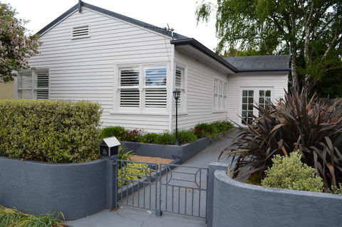 Lyttleton Cottage - Hotel Accommodation 16