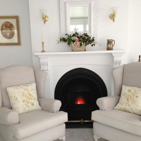 White Dove Cottage Bed And Breakfast - Hotel Accommodation 1