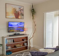 New Aptmnt Only 5 Mins To Mona Gallery - Hotel Accommodation