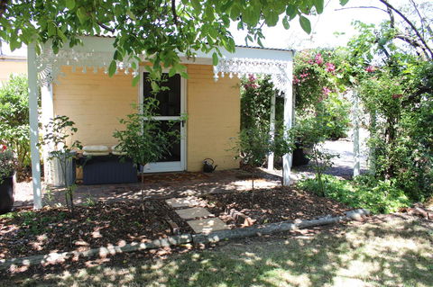 Bellamona - Hotel Accommodation 24