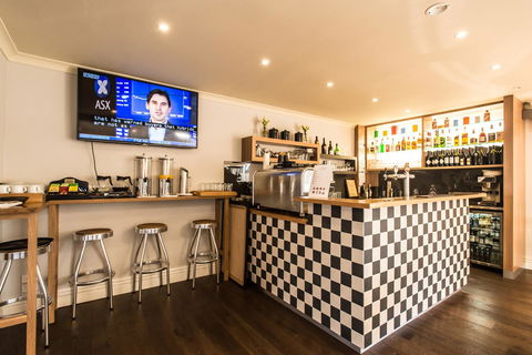 The Waverley International Hotel - Hotel Accommodation 24