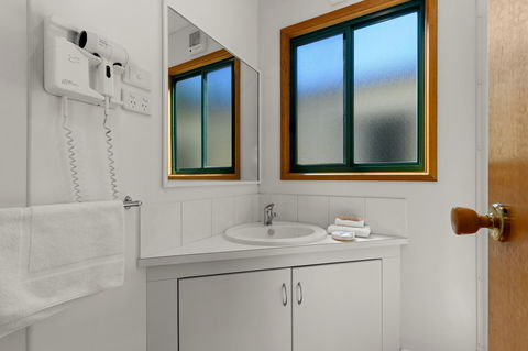 Bright Riverside Holiday Park - Hotel Accommodation 44