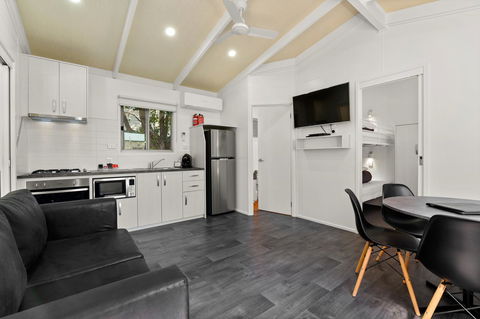 Bright Riverside Holiday Park - Hotel Accommodation 37