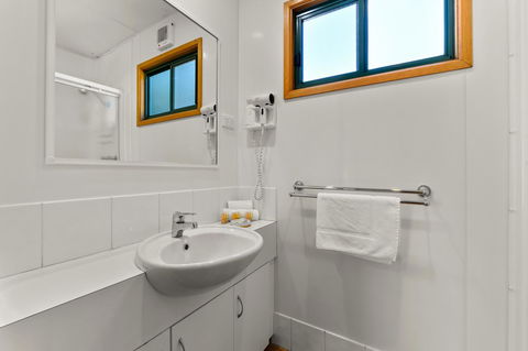 Bright Riverside Holiday Park - Hotel Accommodation 20