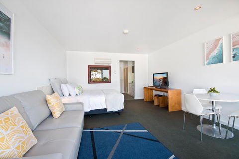 Lorne Bay View Motel - Hotel Accommodation 10