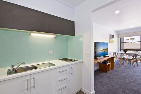 Lorne Bay View Motel - Hotel Accommodation 34