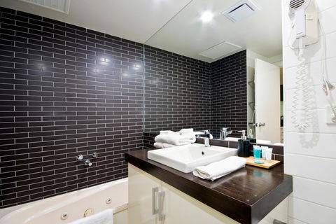 Lorne Bay View Motel - Hotel Accommodation 39