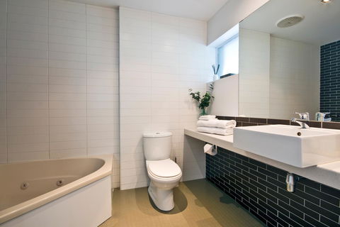 Lorne Bay View Motel - Hotel Accommodation 6