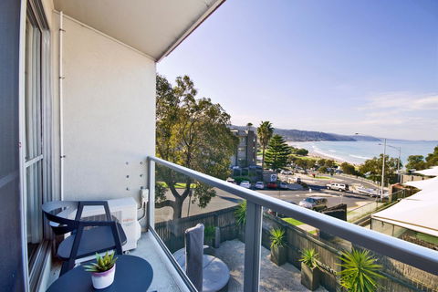 Lorne Bay View Motel - Hotel Accommodation 9