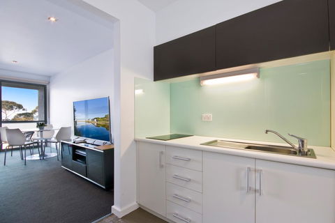 Lorne Bay View Motel - Hotel Accommodation 1