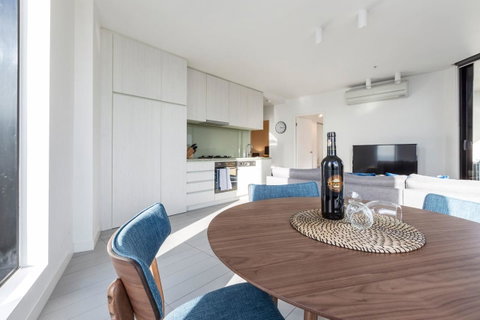 2Bedroom Apartment With Views In Docklands Next To CBD & Marvel Stadium - Hotel Accommodation 3