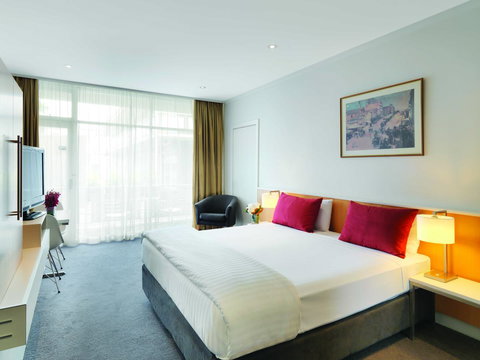 The Parkmore Hotel - Hotel Accommodation 13