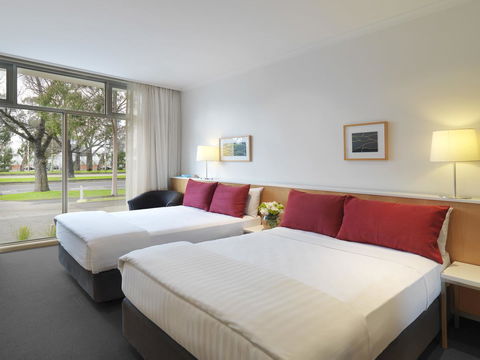The Parkmore Hotel - Hotel Accommodation 23
