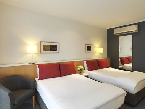 The Parkmore Hotel - Hotel Accommodation 12