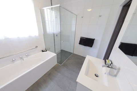 Greenvale Holiday Units - Hotel Accommodation 2