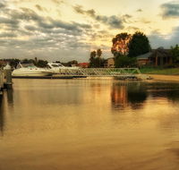 Waterfront Retreat - Hotel Accommodation