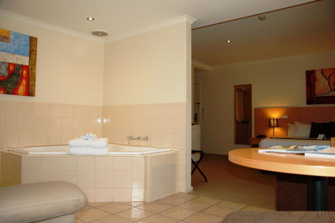 Mercure Hotel Mildura - Hotel Accommodation 24