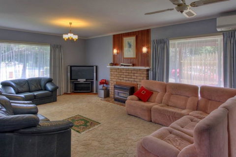 Jacaranda House - Hotel Accommodation 1