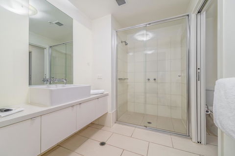 Waterfront Melbourne Apartments - Hotel Accommodation 32