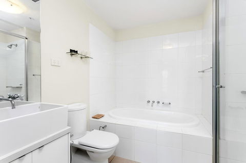 Waterfront Melbourne Apartments - Hotel Accommodation 26