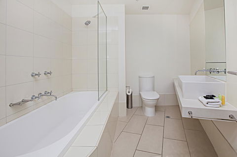 Waterfront Melbourne Apartments - Hotel Accommodation 29