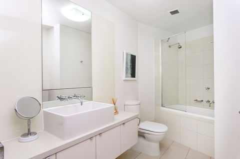 Waterfront Melbourne Apartments - Hotel Accommodation 37