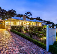 Lovely 5BR full house in Glen Waverley walk to train bus  shops - Hotel Accommodation