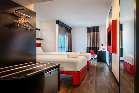 Essence Hotel Carlton - Hotel Accommodation 11