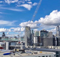 Pride Docklands Waterfront Apartment City View - Hotel Accommodation