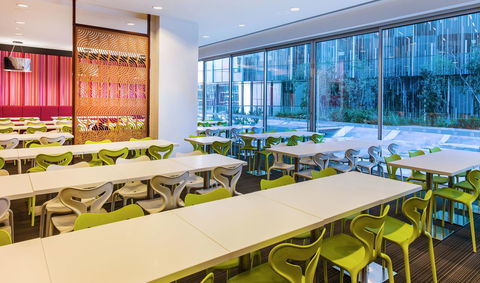 Travelodge Hotel Melbourne Docklands - Hotel Accommodation 16