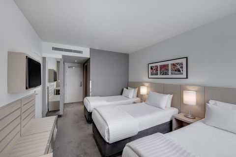 Travelodge Hotel Melbourne Docklands - Hotel Accommodation 3