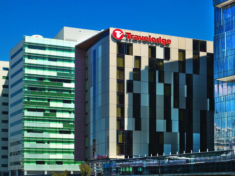 Travelodge Hotel Melbourne Docklands - Hotel Accommodation 4