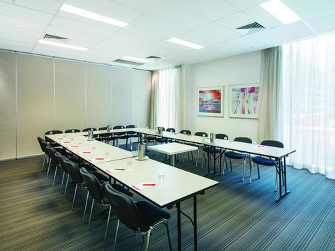 Travelodge Hotel Melbourne Docklands - Hotel Accommodation 11