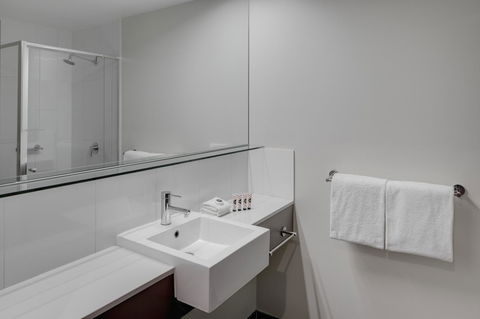 Travelodge Hotel Melbourne Docklands - Hotel Accommodation 14