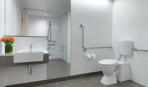 Travelodge Hotel Melbourne Docklands - Hotel Accommodation 19