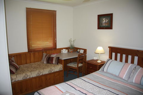 Shady Brook Cottages - Hotel Accommodation 35