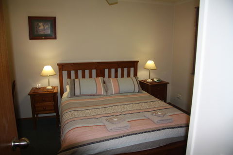 Shady Brook Cottages - Hotel Accommodation 34