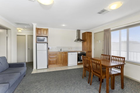 Comfort Inn Warrnambool International - Hotel Accommodation 35