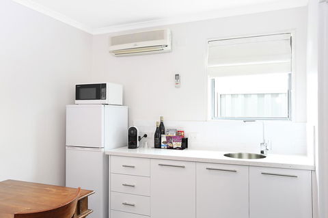 Quality Inn & Suites The Menzies - Hotel Accommodation 6
