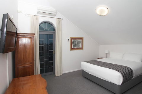 Quality Inn & Suites The Menzies - Hotel Accommodation 28