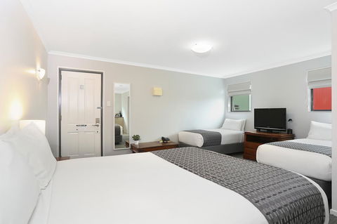 Quality Inn & Suites The Menzies - Hotel Accommodation 15