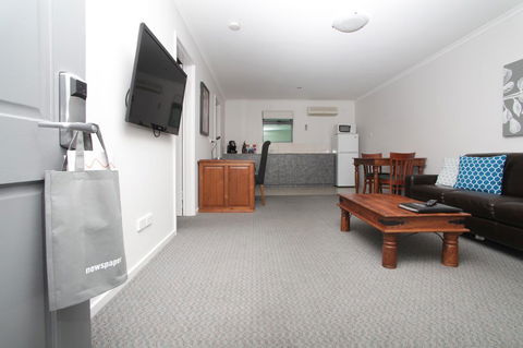 Quality Inn & Suites The Menzies - Hotel Accommodation 40