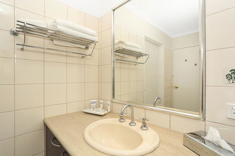 Quality Inn & Suites The Menzies - Hotel Accommodation 32