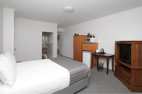 Quality Inn & Suites The Menzies - Hotel Accommodation 7