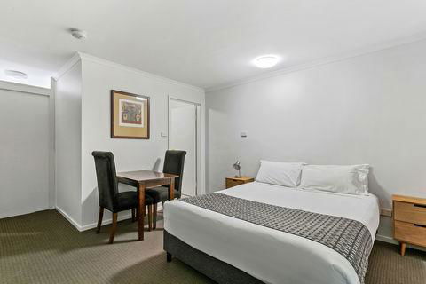 Quality Inn & Suites The Menzies - Hotel Accommodation 2