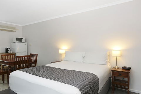 Quality Inn & Suites The Menzies - Hotel Accommodation 16