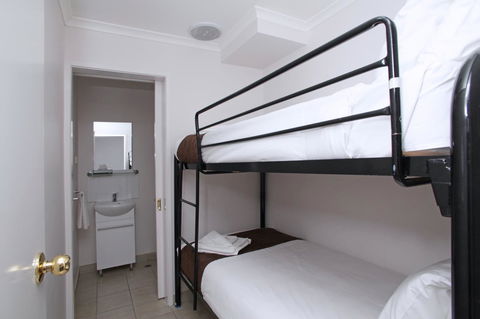 Quality Inn & Suites The Menzies - Hotel Accommodation 27