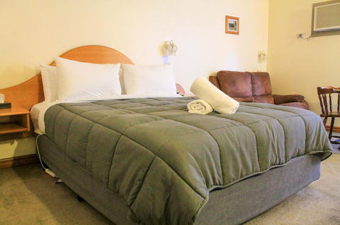 St Georges Motor Inn - Hotel Accommodation 13