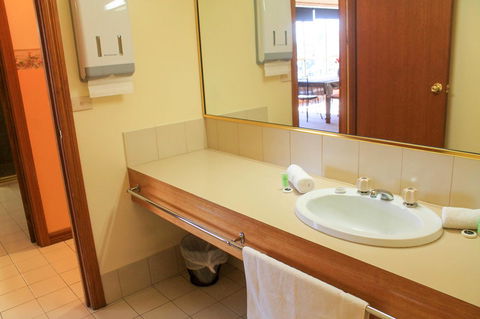St Georges Motor Inn - Hotel Accommodation 23