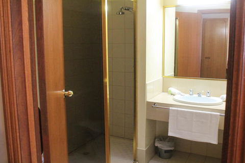 St Georges Motor Inn - Hotel Accommodation 6